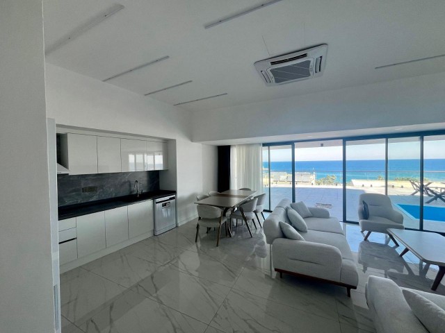 اقامتگاه فوق لوکس 4+1 با استخر خصوصی در آسایش ویلا با منظره خیره کننده دریا
