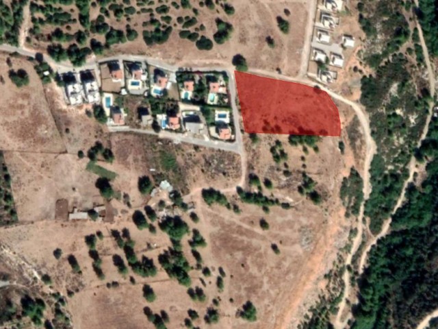 Land for Sale in Kyrenia Çatalköy ** 