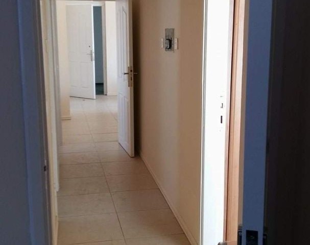 Wohnung Zum Verkauf In Famagusta Salamis Road 3+1 ** 