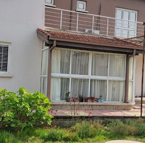 LEFKOŞA GÖNYELI 3+2 VILLA ZU VERKAUFEN 