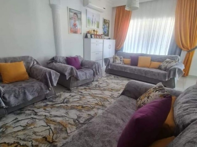 Zu verkaufen 3+1 Wohnung in Famagusta Zentrum