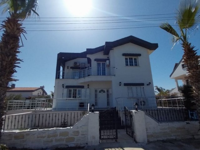 4+1 Villa For Sale in Famagusta Yenibogazici 