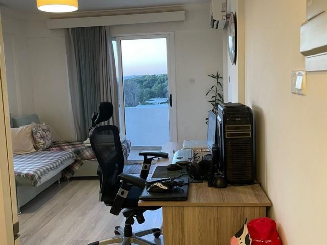 1+1 Penthouse zu vermieten im Zentrum von Famagusta