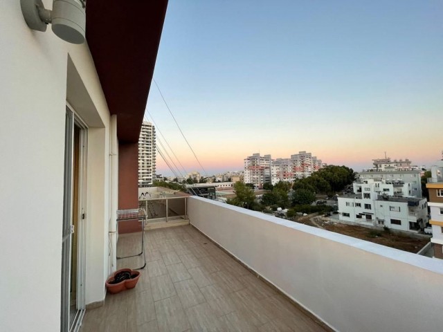 1+1 Penthouse zu vermieten im Zentrum von Famagusta