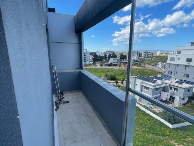 2+1 PENTHOUSE-WOHNUNG ZUM VERKAUF IN FAMAGUSTA ÇANAKKALE