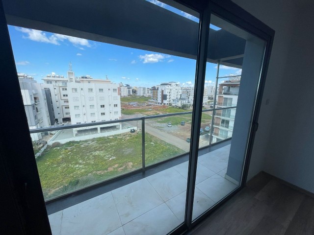 2+1 PENTHOUSE-WOHNUNG ZUM VERKAUF IN FAMAGUSTA ÇANAKKALE