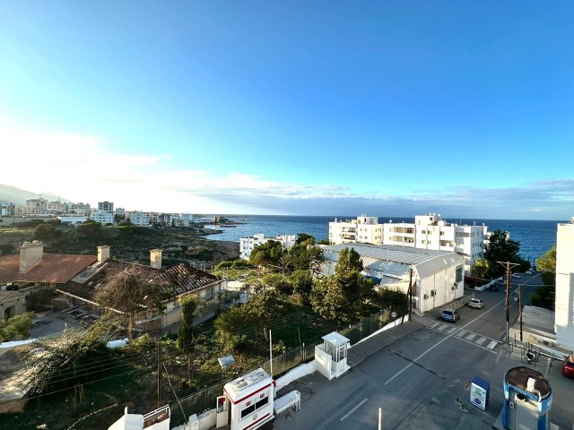 3+1 möblierte Wohnung zur Miete mit Meerblick im Zentrum von Kyrenia