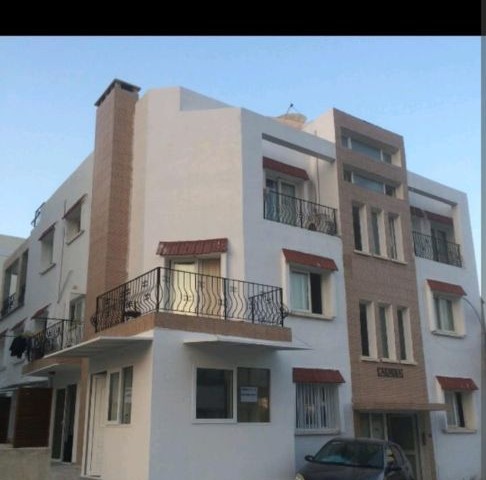 2+1 möbliertes Penthouse zur Miete in Kyrenia 