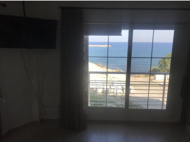 3+1 Wohnung mit Meerblick in Kyrenia Zentrum zur täglichen Miete ** 