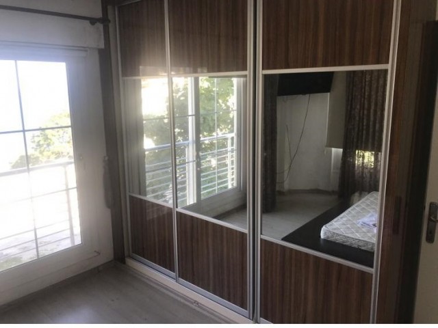 3+1 Wohnung mit Meerblick in Kyrenia Zentrum zur täglichen Miete ** 