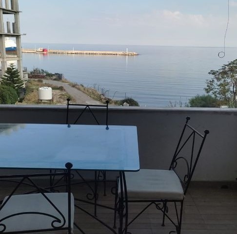 3+2 flats with sea view in the center of Kyrenia for daily rent