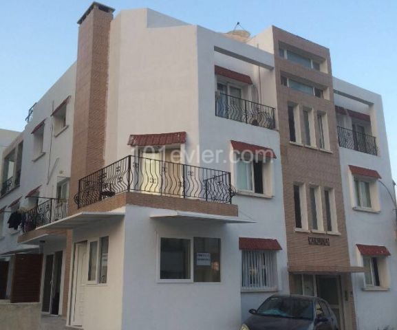 2+1 klimatisierte Penthouse-Wohnung im Zentrum von Kyrenia, Kaşkar-Gebiet, zur Tagesmiete