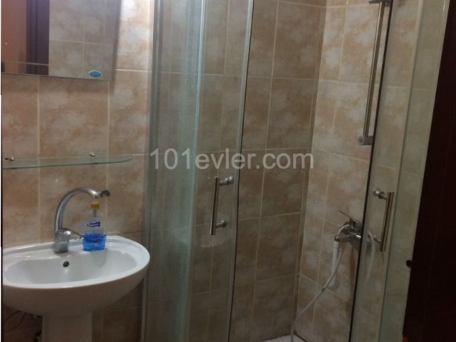 2+1 air-conditioned penthouse apartment in Kashkar district in the center of Kyrenia for daily rent ** 