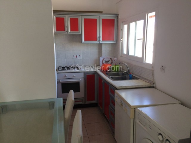 2+1 klimatisierte Penthouse-Wohnung im Zentrum von Kyrenia, Kaşkar-Gebiet, zur Tagesmiete