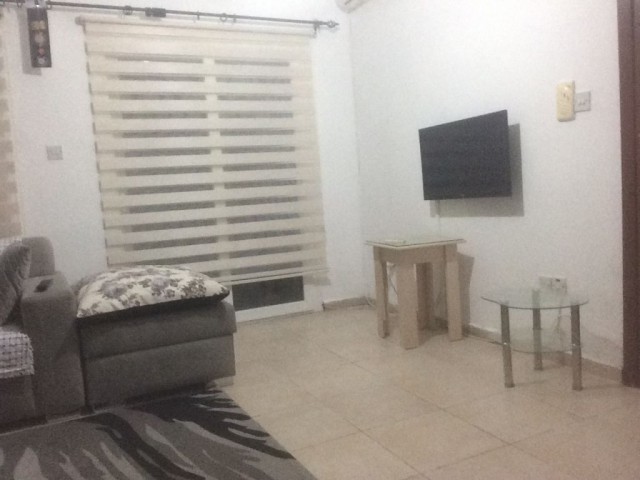 2+1 klimatisierte Penthouse-Wohnung im Zentrum von Kyrenia, Kaşkar-Gebiet, zur Tagesmiete