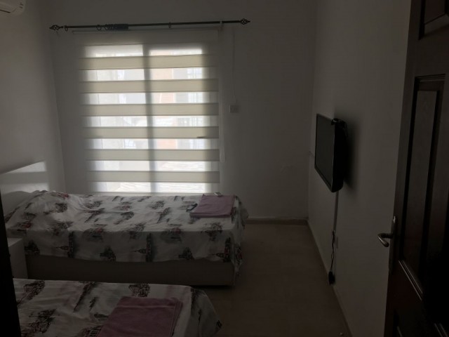 2+1 klimatisierte Penthouse-Wohnung im Zentrum von Kyrenia, Kaşkar-Gebiet, zur Tagesmiete