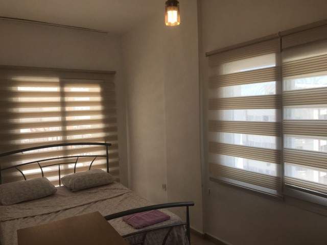 2+1 klimatisierte Penthouse-Wohnung im Zentrum von Kyrenia, Kaşkar-Gebiet, zur Tagesmiete