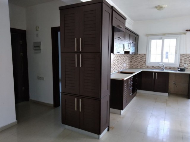 2 BEDROOM FLAT FOR RENT İN KYRENİA CİTY CENTER