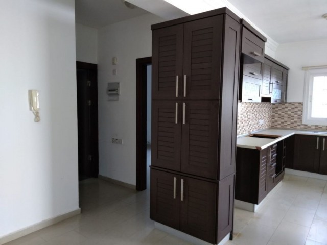 2 BEDROOM FLAT FOR RENT İN KYRENİA CİTY CENTER