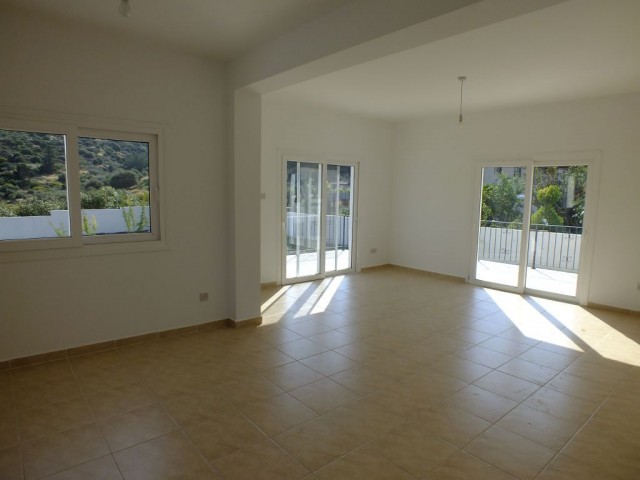 Villa To Rent in Yeşiltepe, Kyrenia