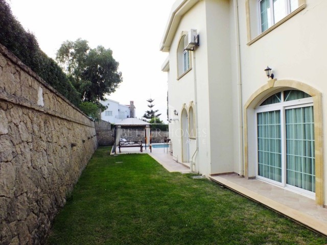 LUXURY VILLA FOR SALE IN KYRENIA ÇATALKÖY, BUILT ON MORE THAN 1 ACRE OF LAND, WITH MAGNIFICENT MOUNTAIN AND SEA VIEWS ** 