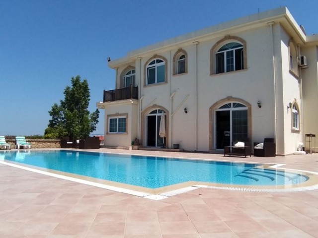 LUXURY VILLA FOR SALE IN KYRENIA ÇATALKÖY, BUILT ON MORE THAN 1 ACRE OF LAND, WITH MAGNIFICENT MOUNTAIN AND SEA VIEWS ** 