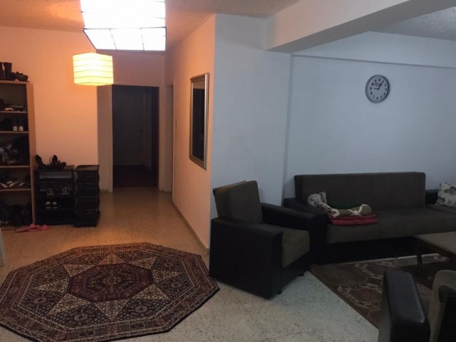 GİRNE MERKEZDE KİRALIK EŞYALI 3+1 DAİRE