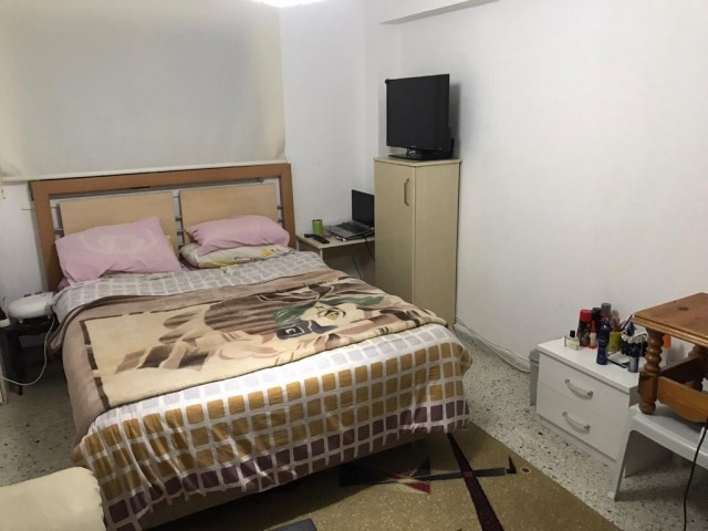 GİRNE MERKEZDE KİRALIK EŞYALI 3+1 DAİRE