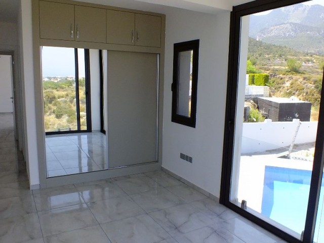 4+1 VILLA MIT HERRLICHEM MEER-UND BERGBLICK ZUM VERKAUF IN KYRENIA CHATALKÖY ** 