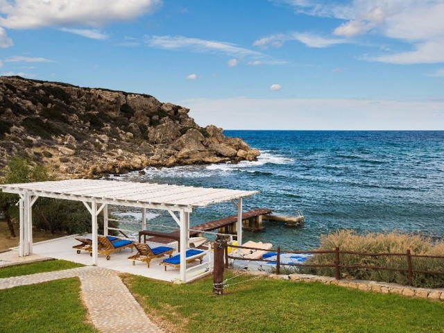 5+1 VILLA MIT HERRLICHEM MEER-UND BERGBLICK ZUM VERKAUF IN SÜßWASSER ** 