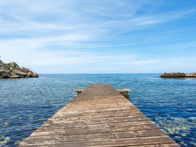 5+1 VILLA MIT HERRLICHEM MEER-UND BERGBLICK ZUM VERKAUF IN SÜßWASSER ** 