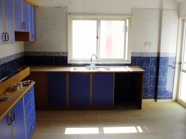 LEFKOŞA YENİKENT'TE SATILIK TÜRK KOÇANLI 3+1 DAİRE