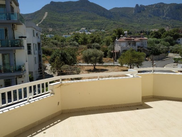 3+1 PENTHOUSE FOR SALE IN THE CENTER OF KYRENIA (BARTER IS ACCEPTED) ** 