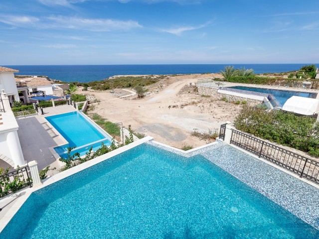 Gorgeous Villa with lovely opening views!