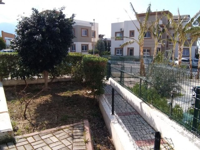 Ground floor 2+1 flat for sale with detached taste in a well-kept complex in Alsancak ** 