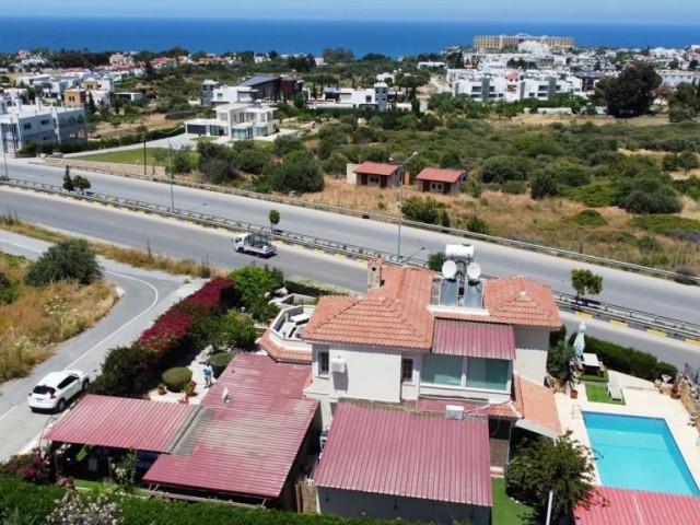 Luxusvilla mit Pool zum Verkauf in Kyrenia Ring Road ** 