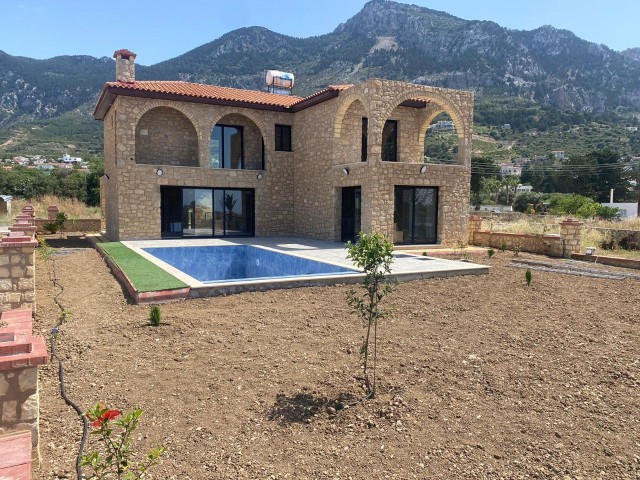 Gorgeous 4+1 stone house in Karşıyaka