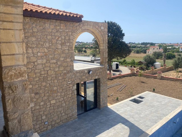 Gorgeous 4+1 stone house in Karşıyaka