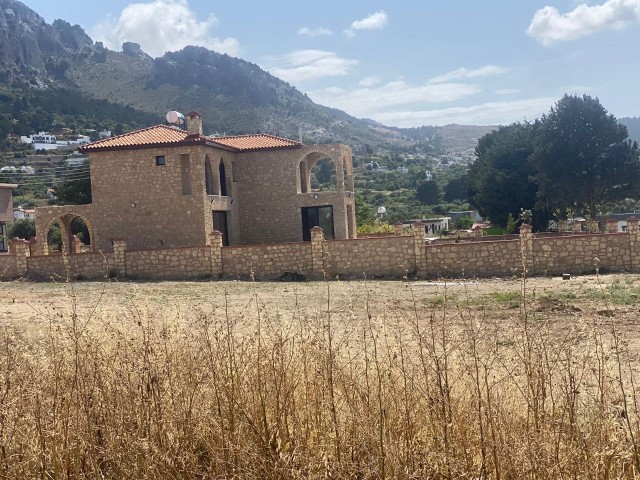 Gorgeous 4+1 stone house in Karşıyaka