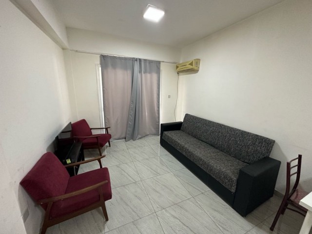 Girne merkezde satılık 2+1 daire