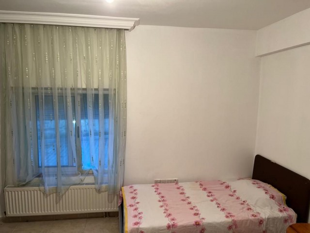 Flat To Rent in Alsancak, Kyrenia