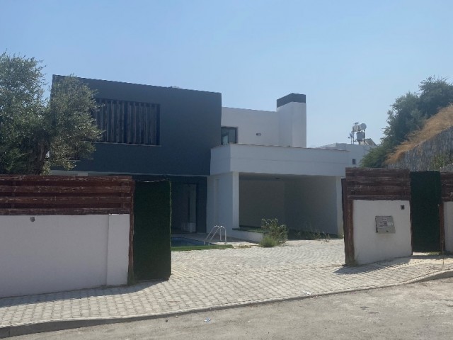 Division Kyrenia Ozanköy. Neue, komplett möblierte Luxusvilla mit privatem Pool zu vermieten…