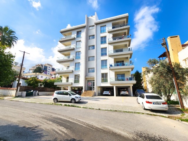 2+1 flats with mountain and sea views for sale in Kyrenia Center…