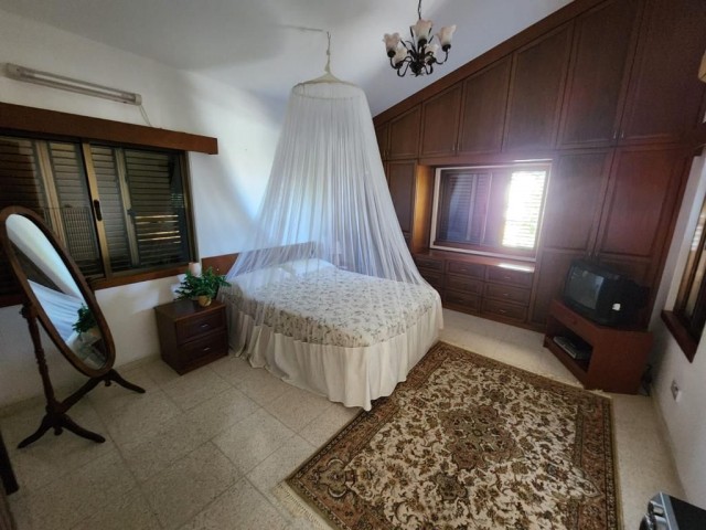 3+1 villa with pool for sale with Turkish title in Bellapais