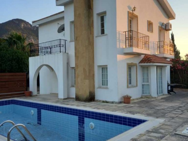 3 bedroom villa with pool in Lapta.