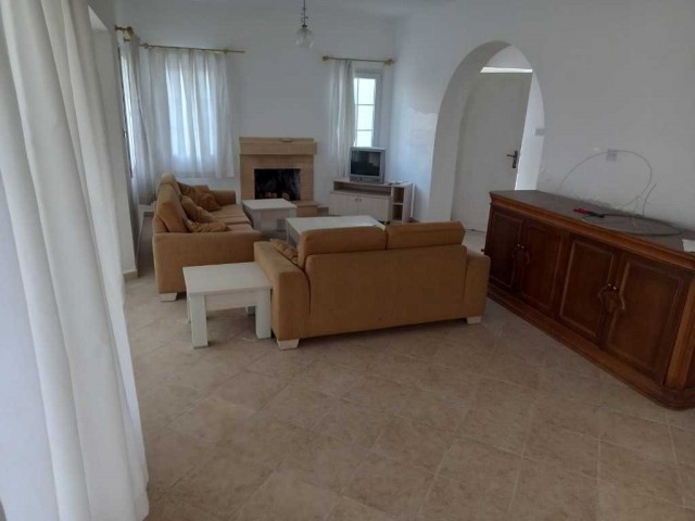 3 bedroom villa with pool in Lapta.