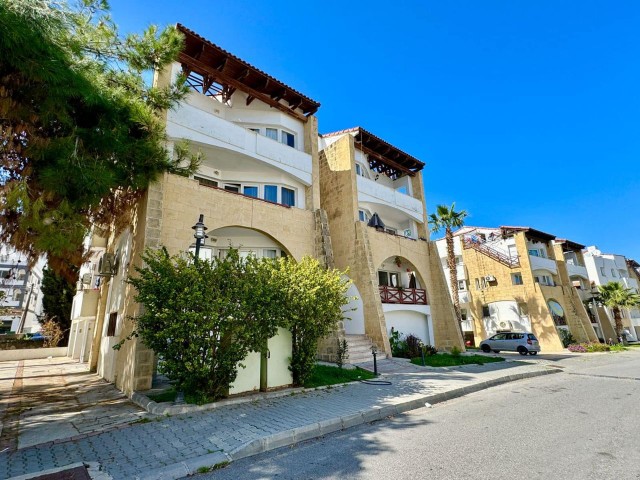 Girne merkezde satılık 3+1 daire