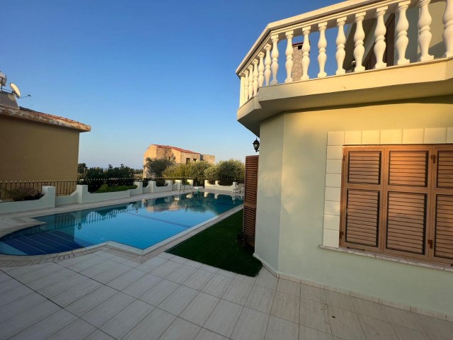 Kyrenia Edremit, 3+1 Mietvilla mit privatem Pool, perfektem Berg- und Meerblick