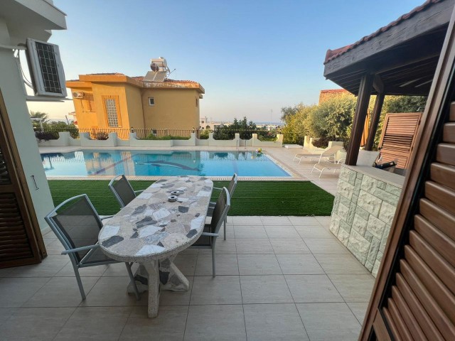 Kyrenia Edremit, 3+1 Mietvilla mit privatem Pool, perfektem Berg- und Meerblick