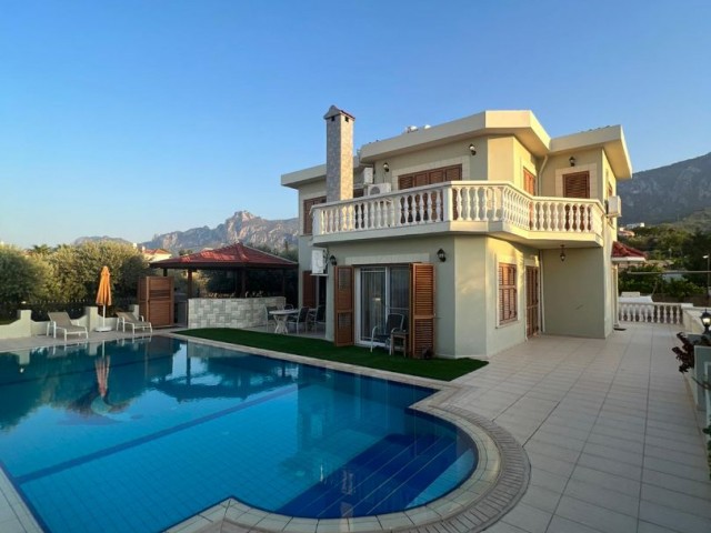 Kyrenia Edremit, 3+1 Mietvilla mit privatem Pool, perfektem Berg- und Meerblick